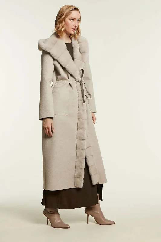 Long cashmere coat with fur hood