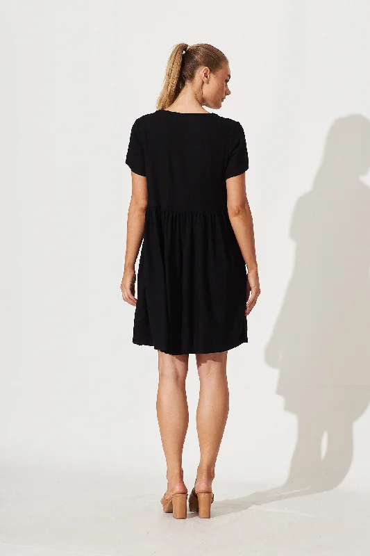 horizon-smock-dress-in-black-linen