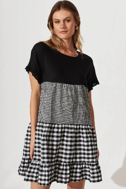 Krystin Smock Dress In Black And White Gingham Linen Blend