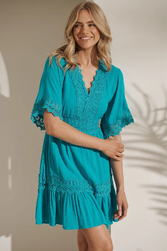 macca-dress-in-turquoise