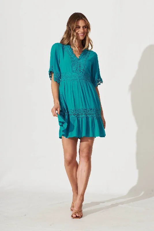 macca-dress-in-turquoise