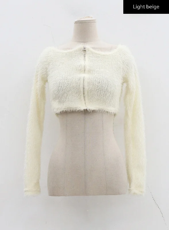 off-shoulder-zipper-faux-fur-cropped-top-cj302