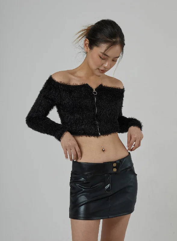 off-shoulder-zipper-faux-fur-cropped-top-cj302