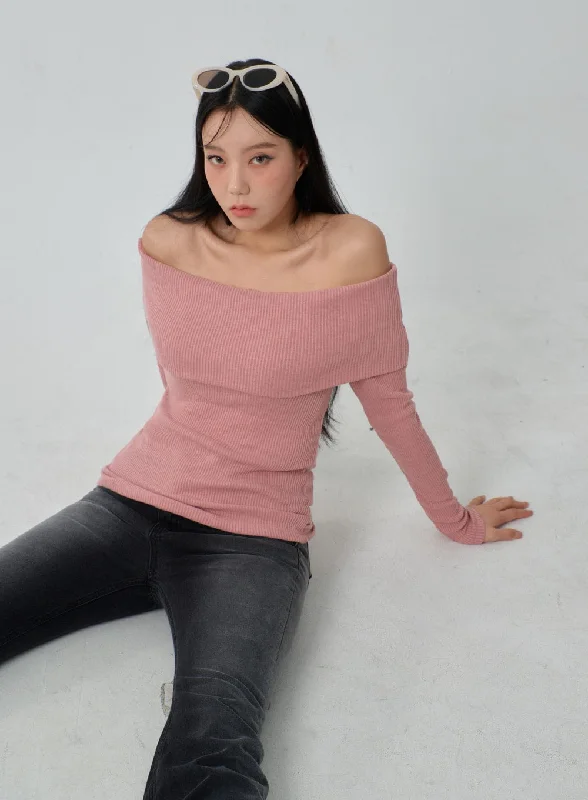 ribbed-knit-off-shoulder-top-ij318