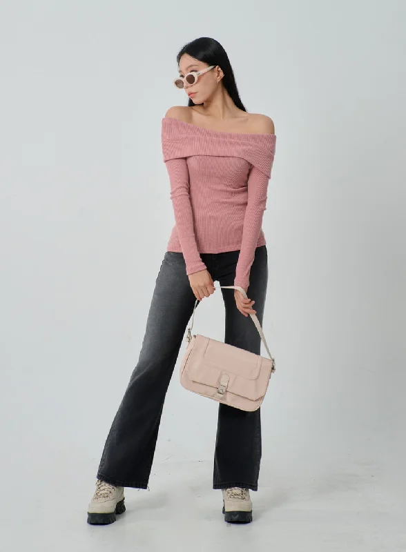 ribbed-knit-off-shoulder-top-ij318