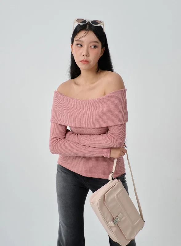 ribbed-knit-off-shoulder-top-ij318