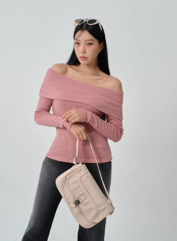 ribbed-knit-off-shoulder-top-ij318